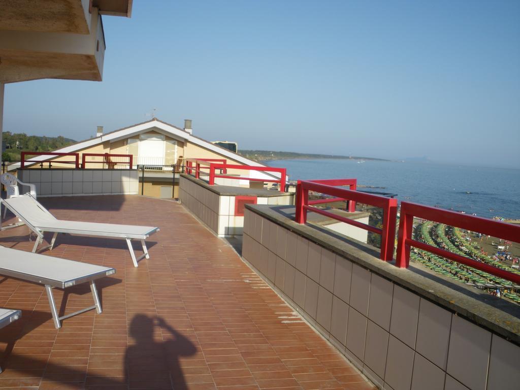 Hotel Neptunus Nettuno Exteriör bild
