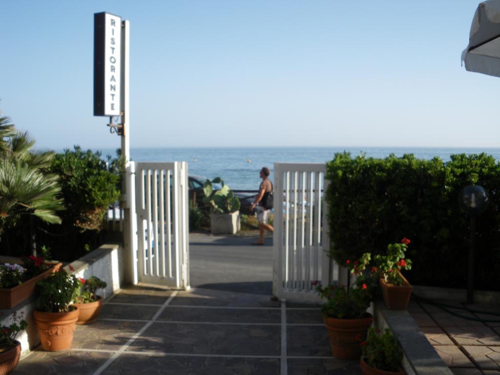 Hotel Neptunus Nettuno Exteriör bild