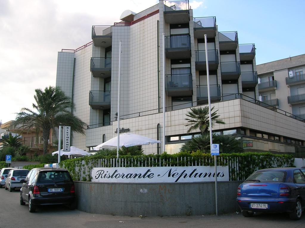 Hotel Neptunus Nettuno Exteriör bild